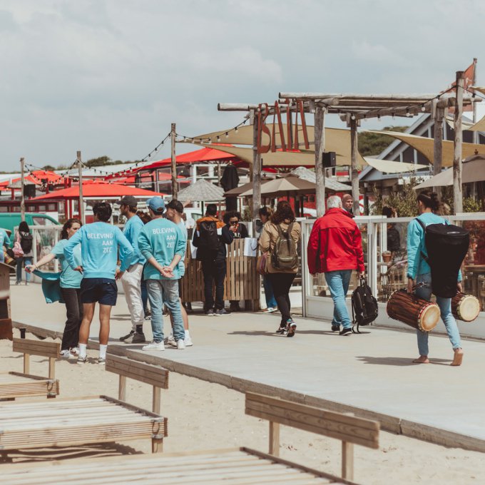 Percussie op het strand