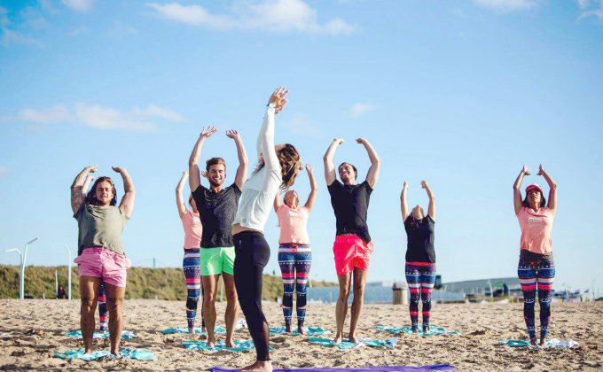 Yoga op het strand